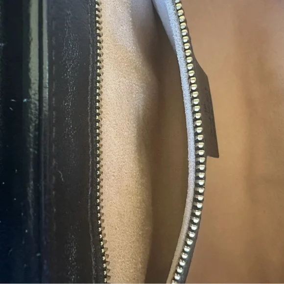 GUCCI Monogram Matelasse Diagonal Medium GG Marmont Shoulder Bag - Picture 13 of 15